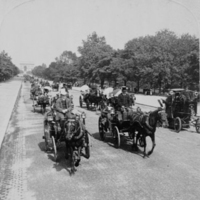 Underwood &amp; Underwood Driveway of Parisian Wealth and Beauty (detail) ca 1900 stereograph card LOC.jpg