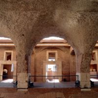 The_upper_floor_of_Trajans_Market,_Museo_dei_Fori_Imperiali,_Rome_(8070767093).jpg